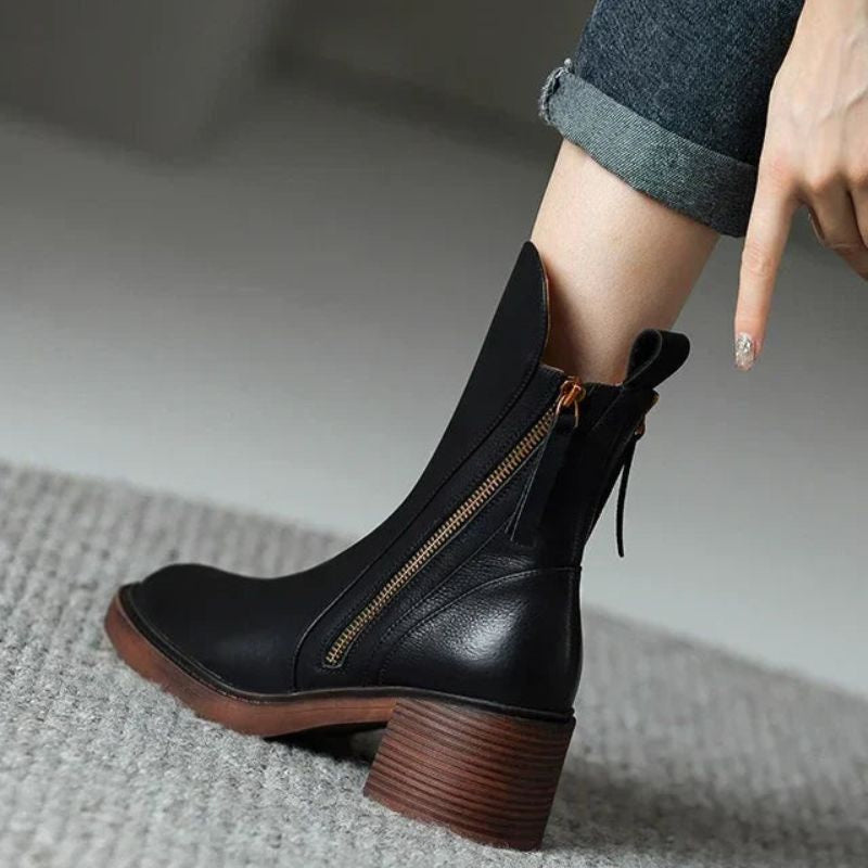 Vestra™ | Majbrit sorte læderstøvletter med komfortabel hæl, elegante og tidløse
