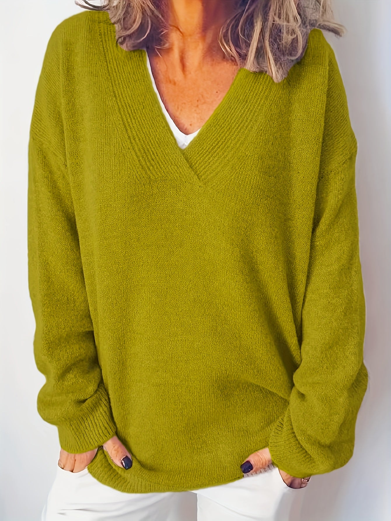 Vestra™  | Blød og Tidløs V-Hals Sweater