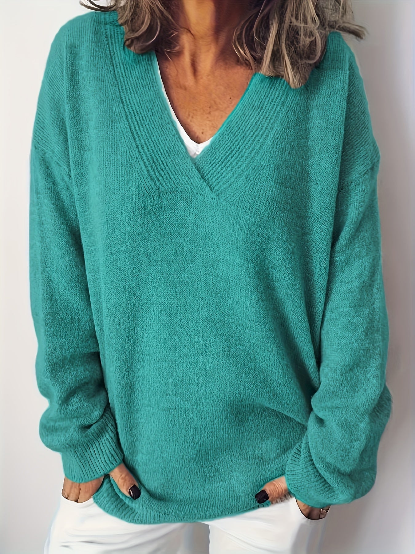 Vestra™  | Blød og Tidløs V-Hals Sweater